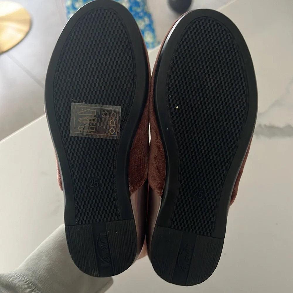 Brand new brownish venettini girls shoes size 25